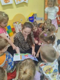 Odczyt bajki Świnka Peppa (2)