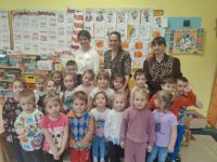 Grupowe zdjęcie z mamami.