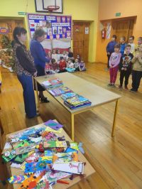 Zakładki i nagrody przygotowane do rozdania