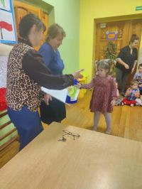 Ala odbiera nagrodę