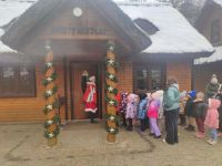 9. Wycieczka przed domem Świętego Mikołaja