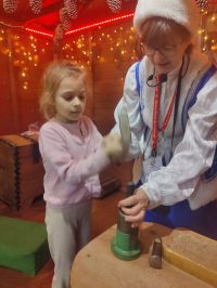 13. Tosia pomaga Śnieżynce