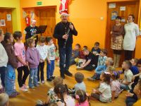 Kapelmistrz ze zmontowanym klarnetem