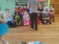 16. Rozdawanie walentynek