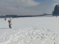 7. Świetlica na zaśnieżonym polu