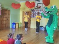 1. Przywitanie z animatorami i krokodylem