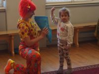 9. Klaun i mała dziewczynka