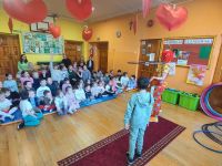 20. Panorama - dzieci i klaun