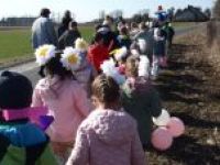 Z tyłu kolumny marszowej